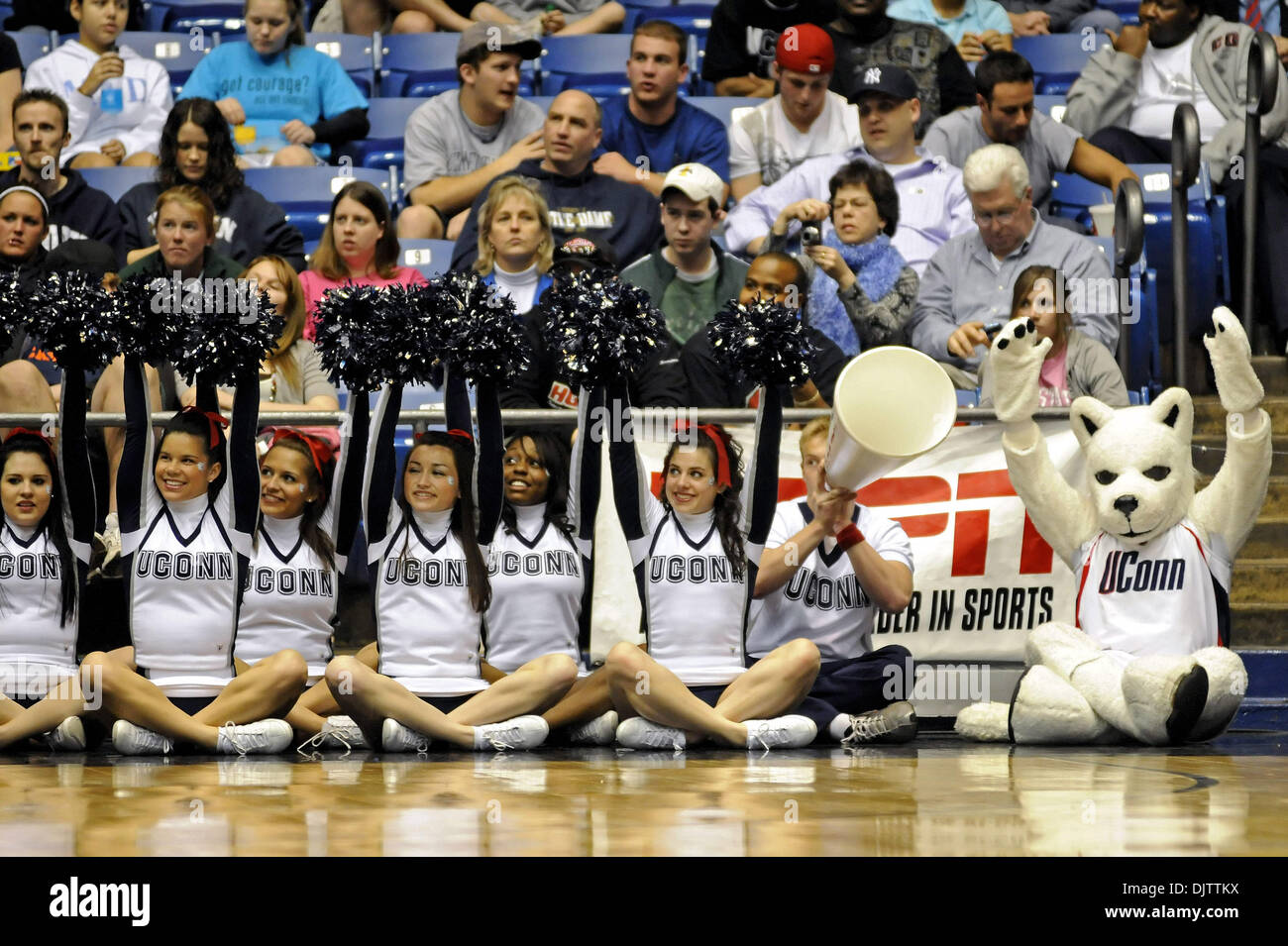Cheerleaders mascot hires stock photography and images Alamy