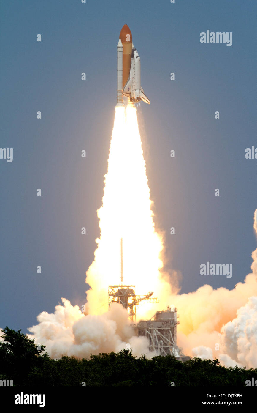 Space shuttle Atlantis thundered off its launch pad at Kennedy Space ...