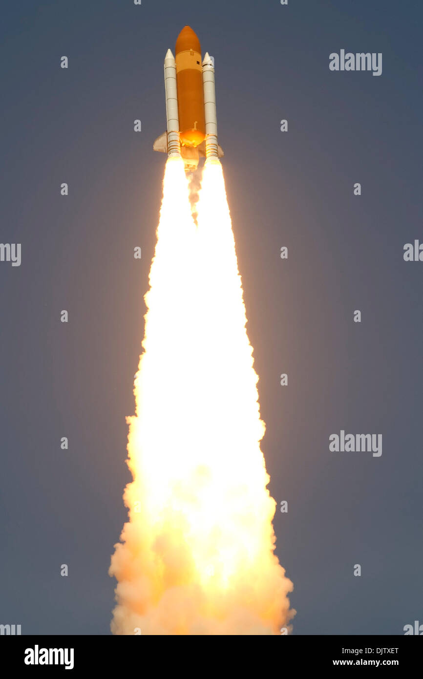 Space Shuttle Atlantis lifts off of launch pad 39-A at Kennedy Space ...