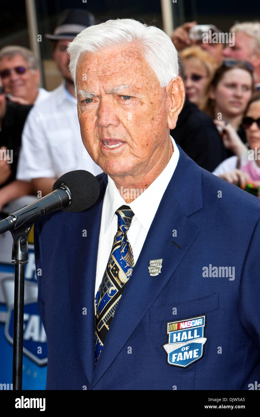 Junior Johnson greets fans during the Inaugural NASCAR Hall Of Fame Induction Ceremony at the new Hall Of Fame building in Charlotte, North Carolina. (Credit Image: © Leon Switzer/Southcreek Global/ZUMApress.com) Stock Photo