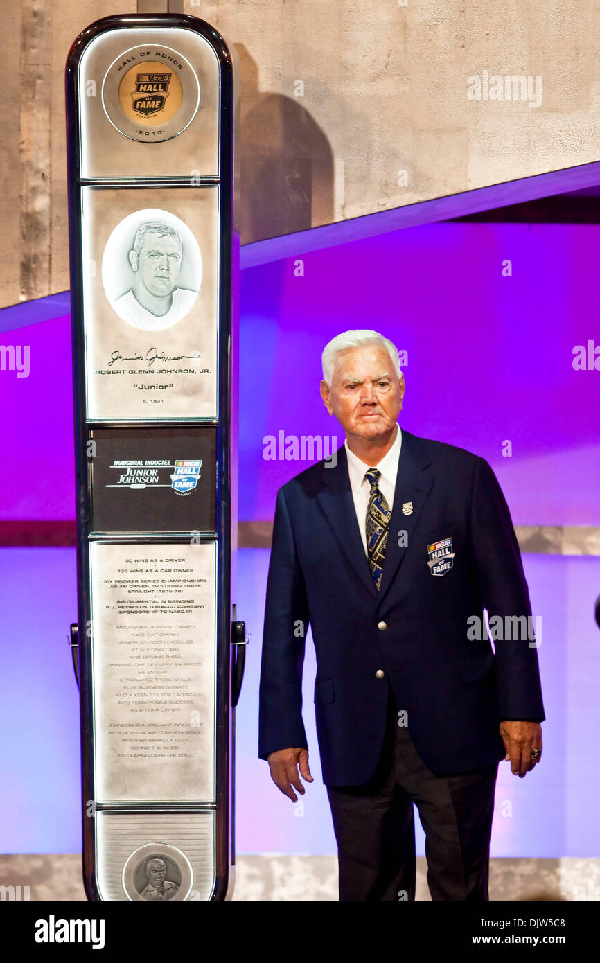 Junior Johnson stands beside his monument during the Inaugural NASCAR Hall Of Fame Induction Ceremony at the new Hall Of Fame building in Charlotte, North Carolina. (Credit Image: © Leon Switzer/Southcreek Global/ZUMApress.com) Stock Photo