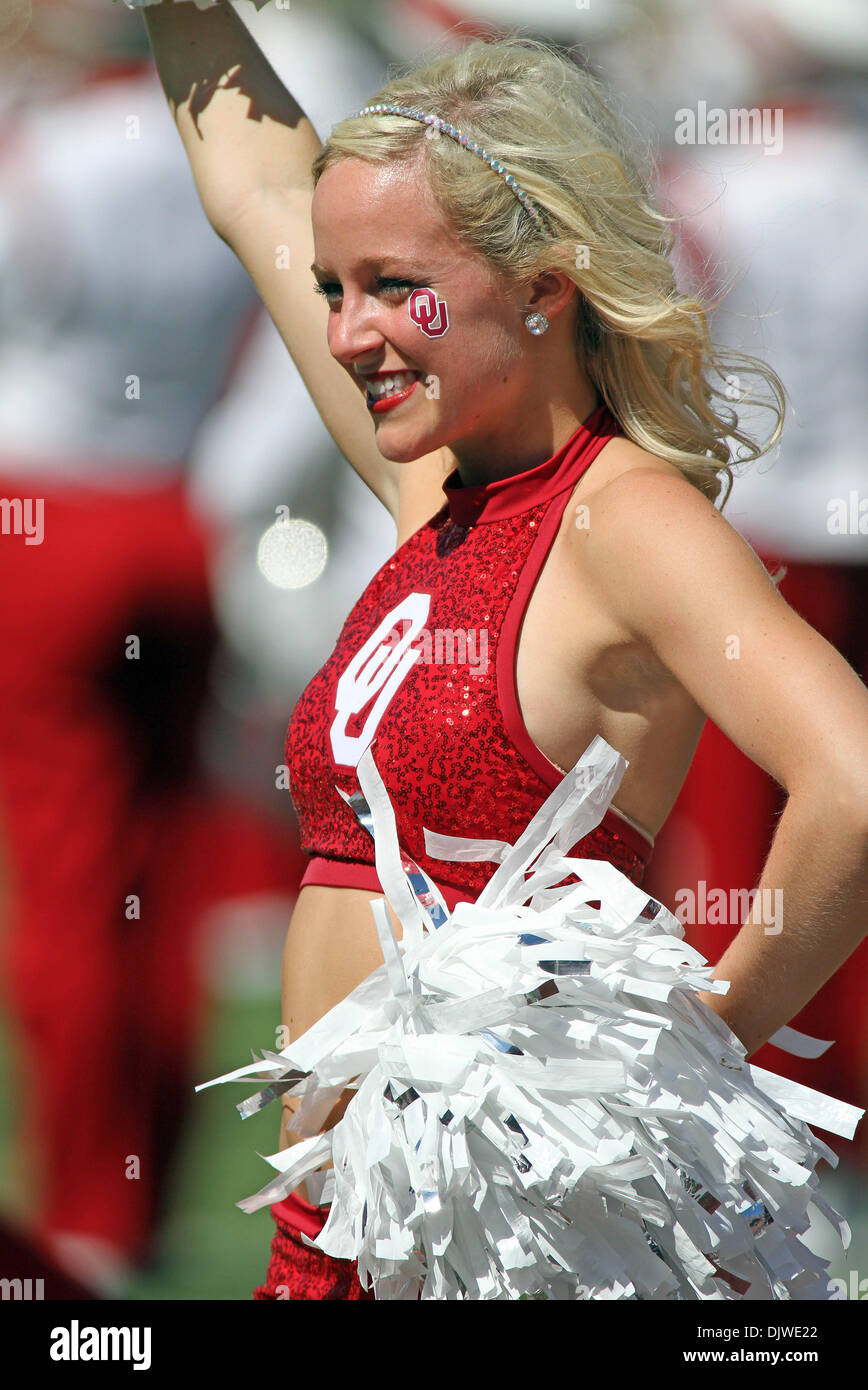 Cotton bowl stadium hi-res stock photography and images - Alamy