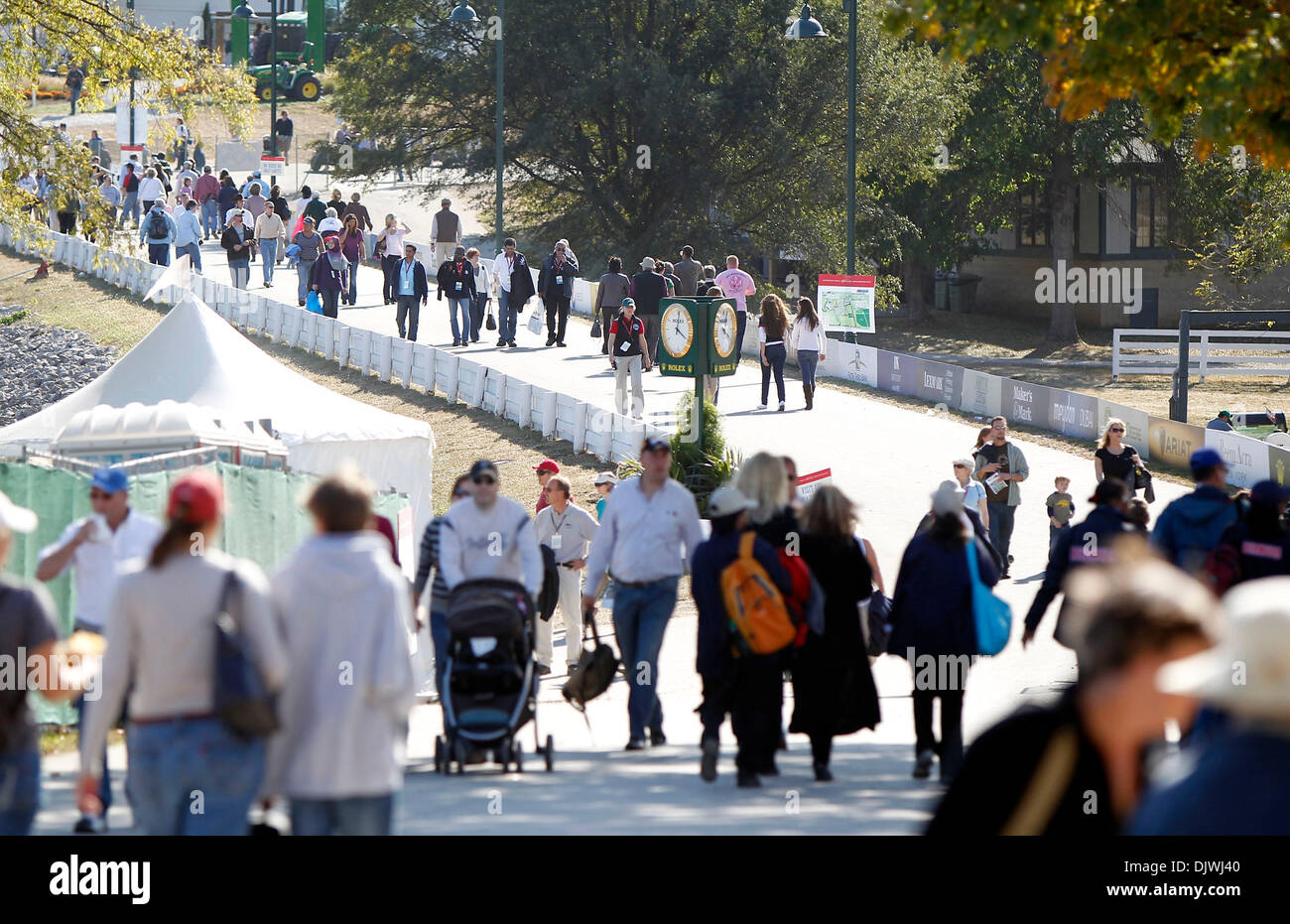 Oct. 6, 2010 Lexington, Kentucky, USA Fans made their way back to