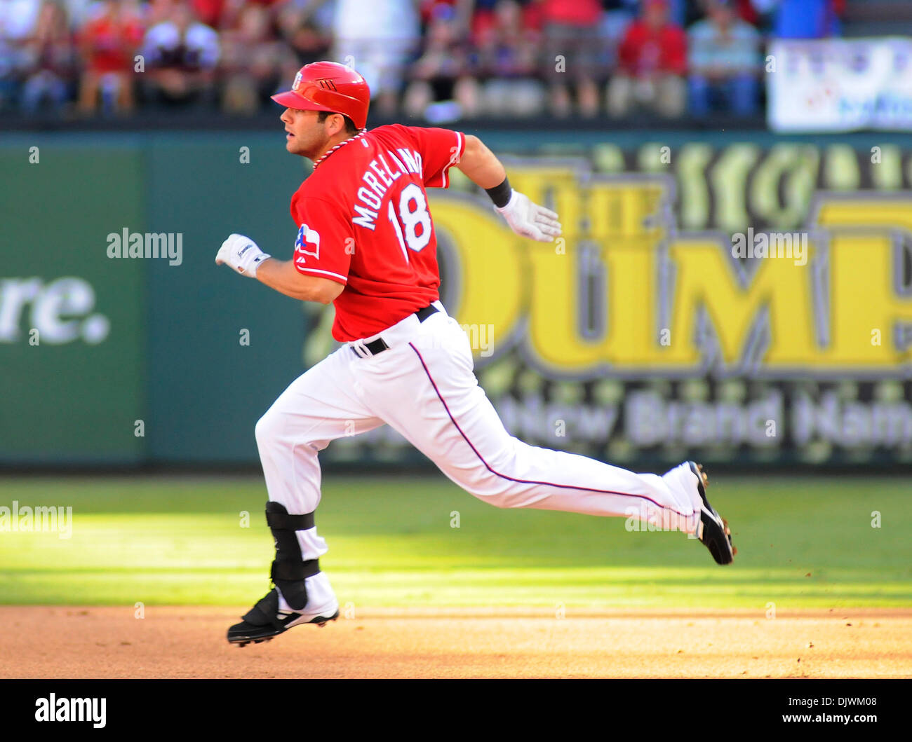 Ex-Ranger Mitch Moreland on his 'bittersweet' return to Globe Life