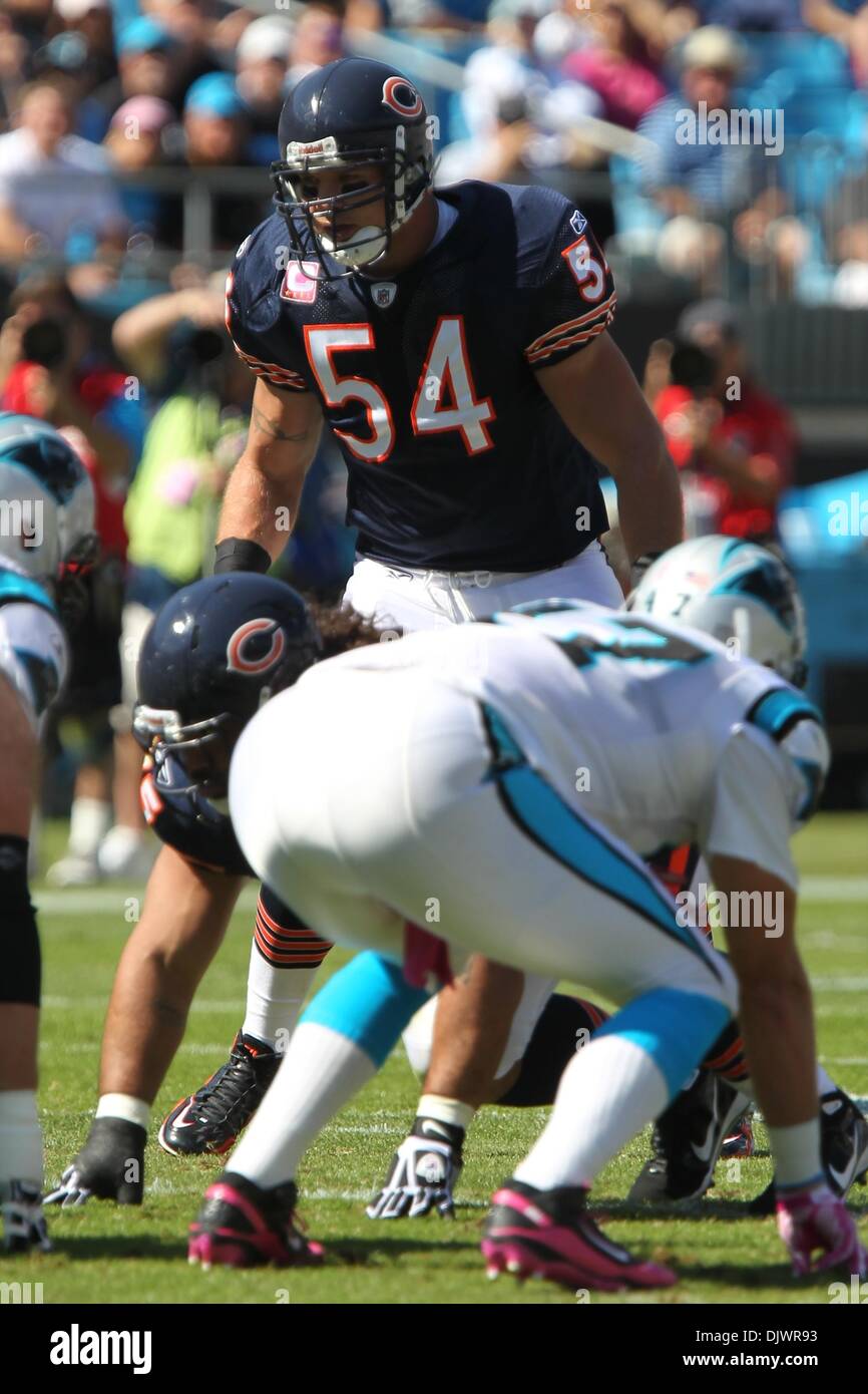 Chicago Bears linebacker Brian Urlacher (54) and quarterback Jay