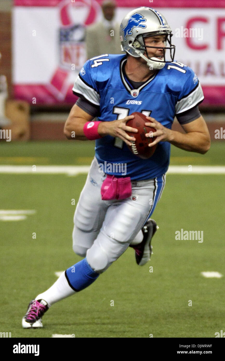 Detroit Lions quarterback Shaun Hill runs through drills during an NFL  football training camp in Allen Park, Mich., Friday, July 26, 2013. (AP  Photo/Carlos Osorio Stock Photo - Alamy