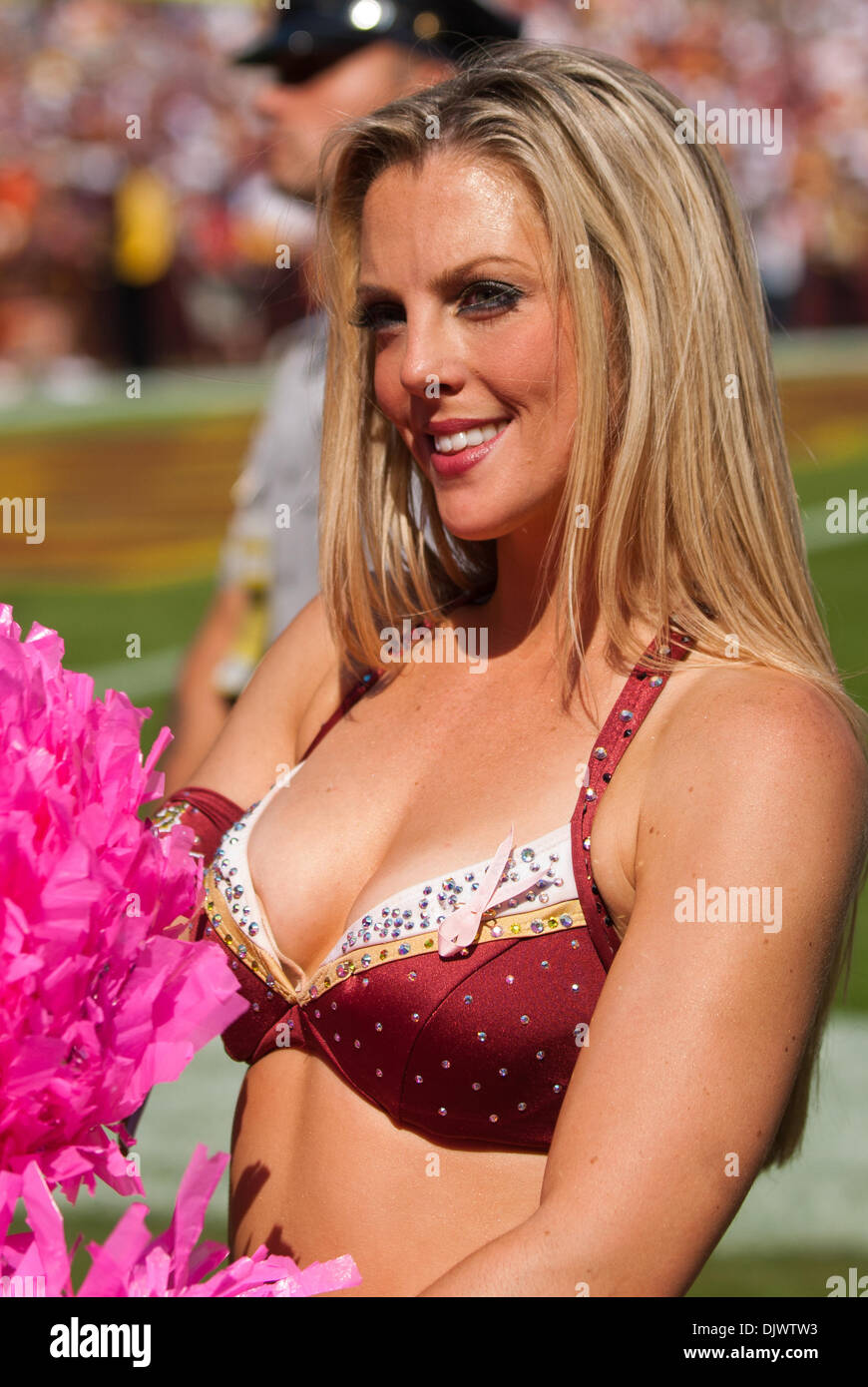 Cheerleaders Nipple Slips