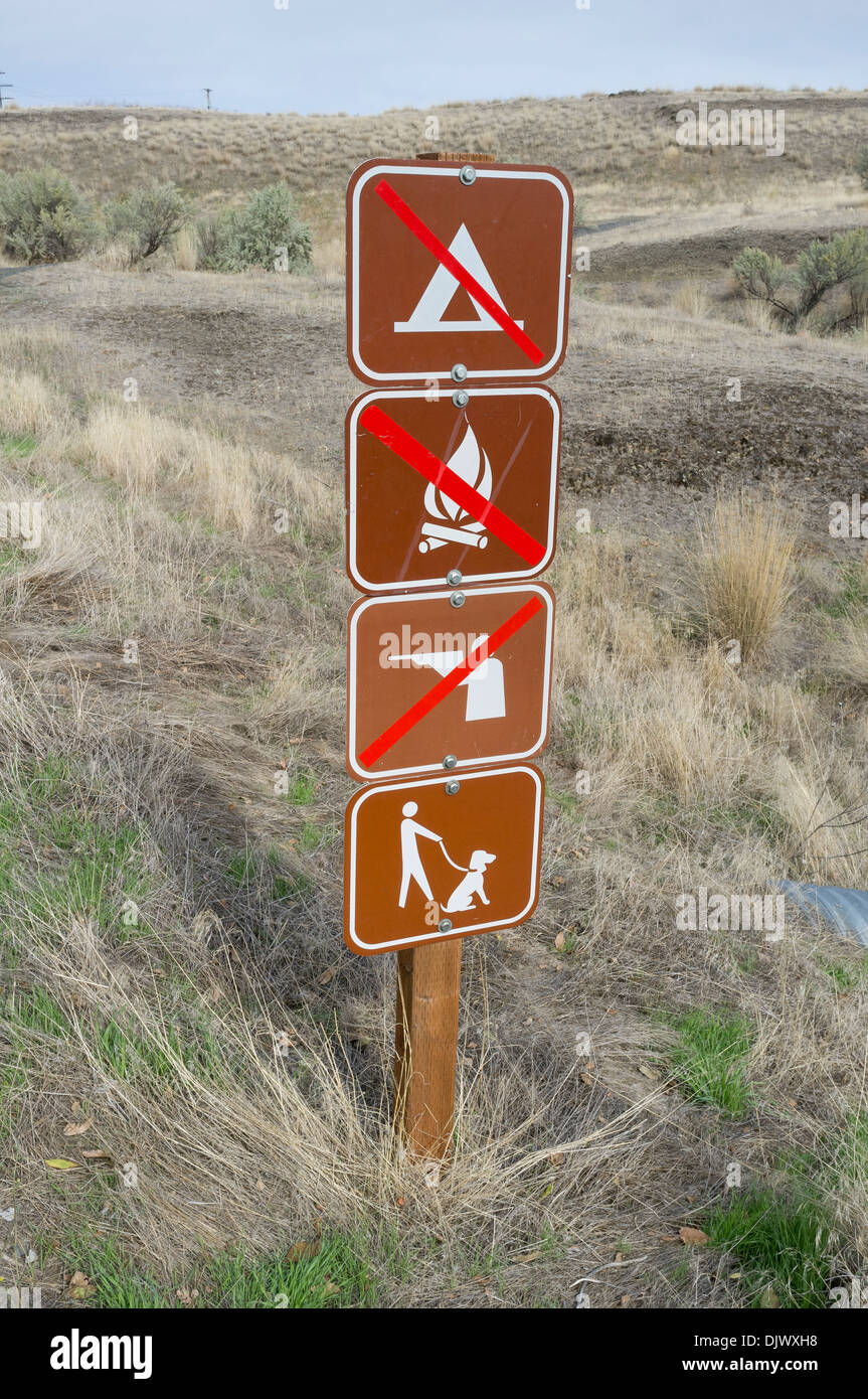 Information signs along the trail in Palouse Falls State Park - Franklin County, Washington, USA Stock Photo