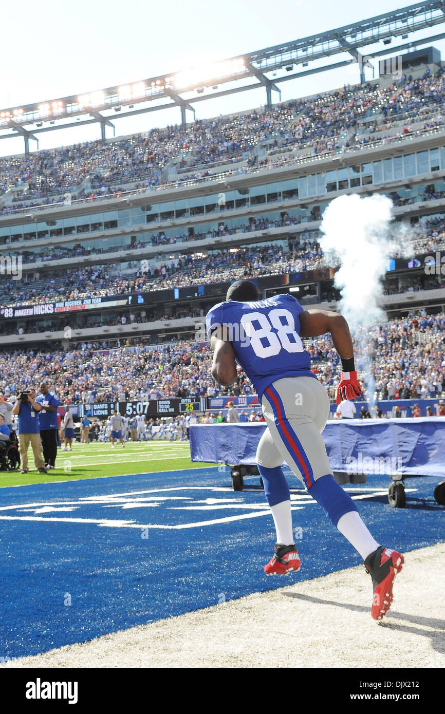 New York Giants wide receiver Hakeem Nicks (88) takes the field during  player introductions for NFL action between the New York Giants and Detroit  Lions at the New Meadowlands Stadium in East