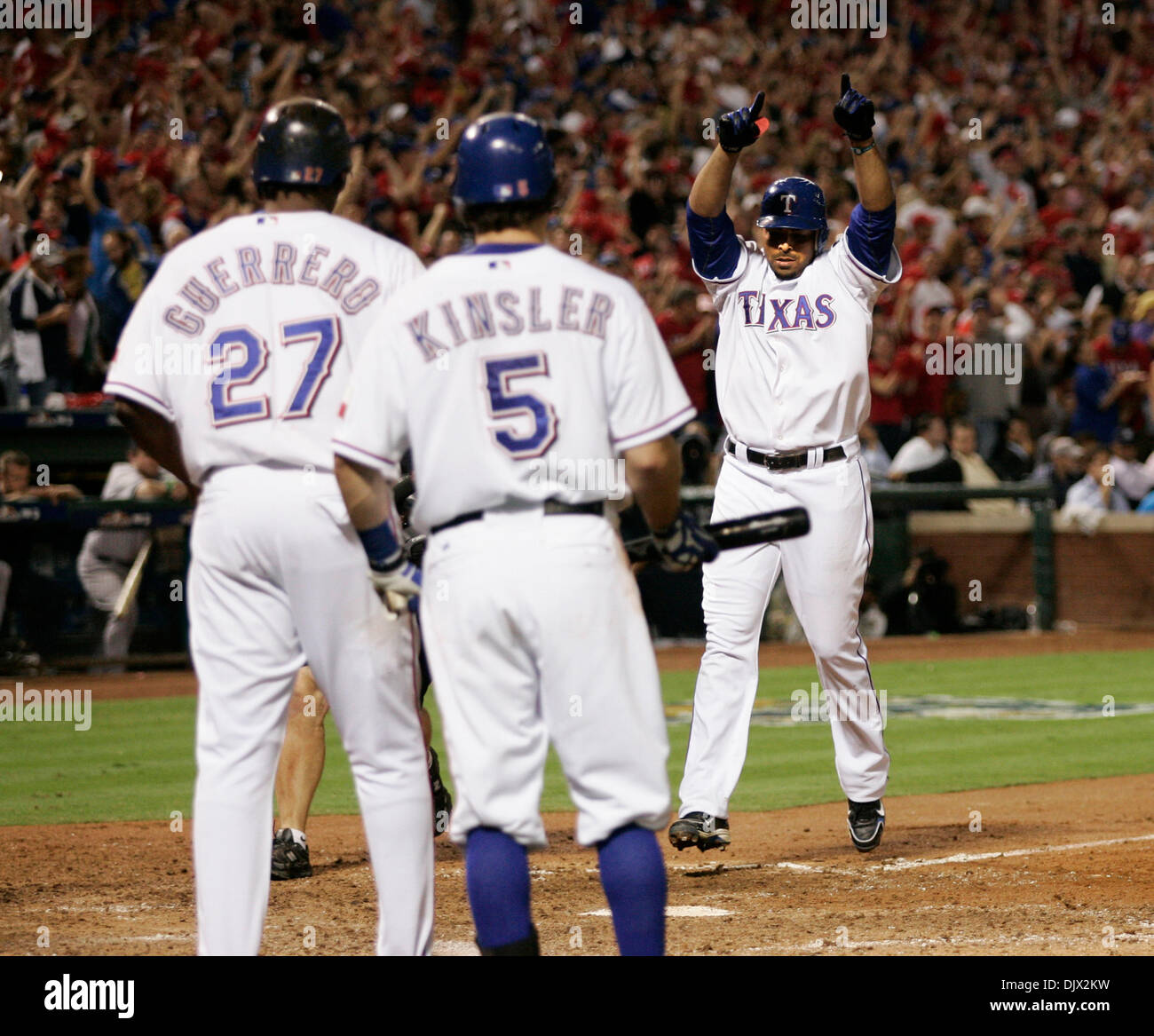 Texas rangers stadium hi-res stock photography and images - Alamy