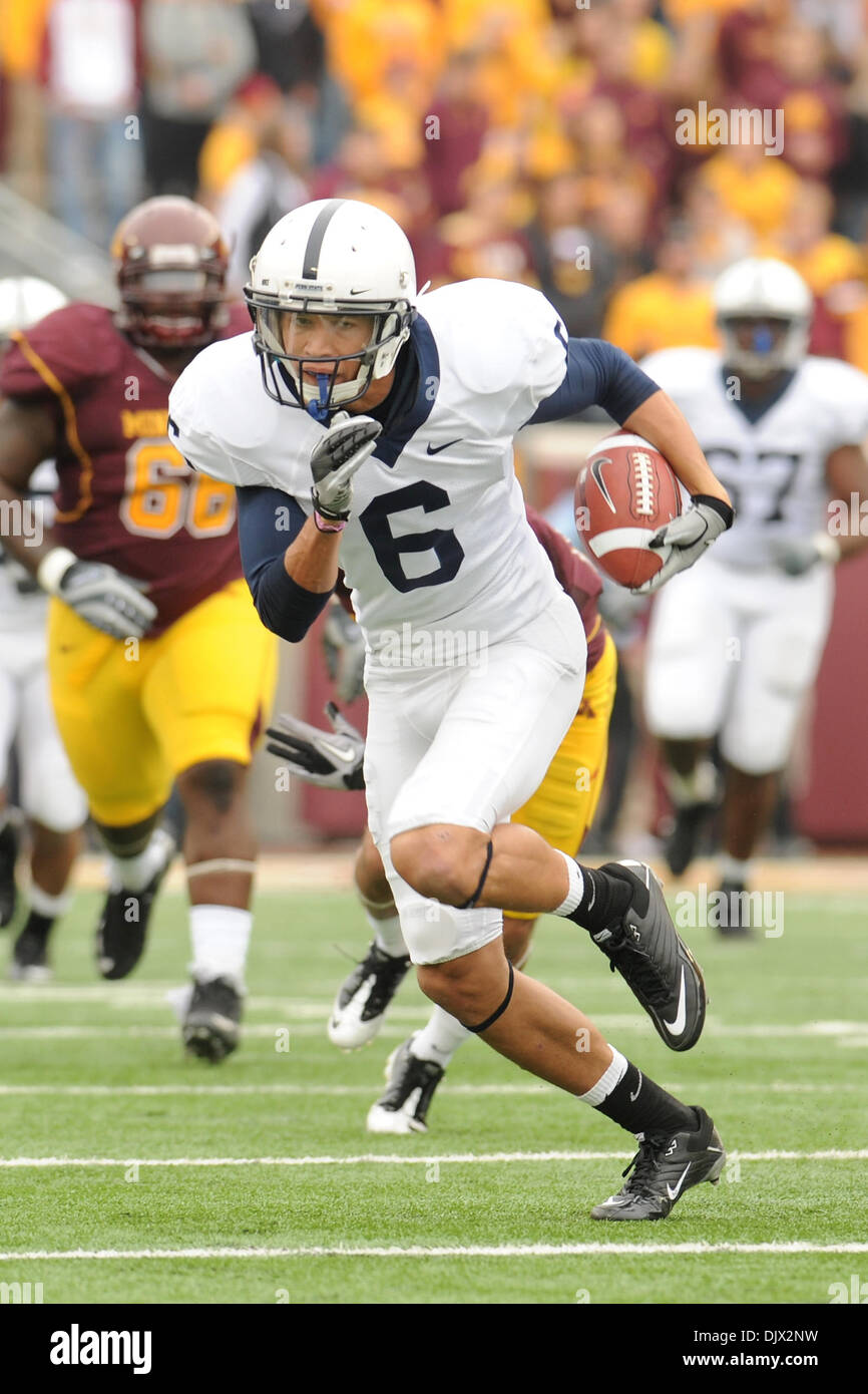 Oct. 22, 2010 - Minneapolis, Minnesota, United States of America - Penn State University wide receiver Derek Moye (#6) makes the catch for a 30 yard gain in the second quarter of the game between the Minnesota Gophers and the Penn State Nittany Lions at the TCF Stadium in Minneapolis, Minnesota.  Penn State leads Minnesota 21-7 at halftime. (Credit Image: © Marilyn Indahl/Southcree Stock Photo