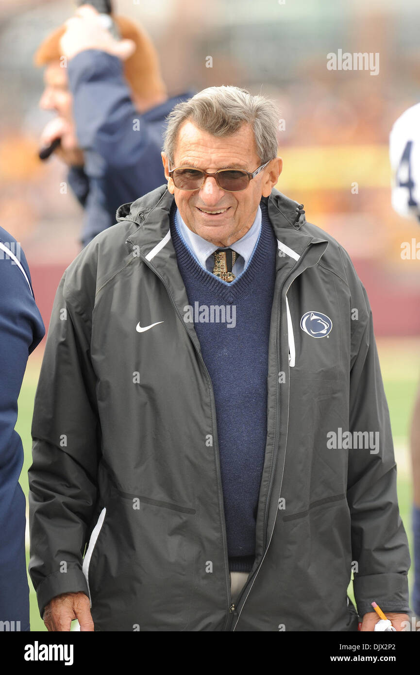 Oct. 22, 2010 - Minneapolis, Minnesota, United States of America - Penn State university head coach Joe Paterno on the sidelines during the game between the Minnesota Gophers and the Penn State Nittany Lions at the TCF Stadium in Minneapolis, Minnesota.  Penn State defeats  Minnesota 33-21. (Credit Image: © Marilyn Indahl/Southcreek Global/ZUMApress.com) Stock Photo