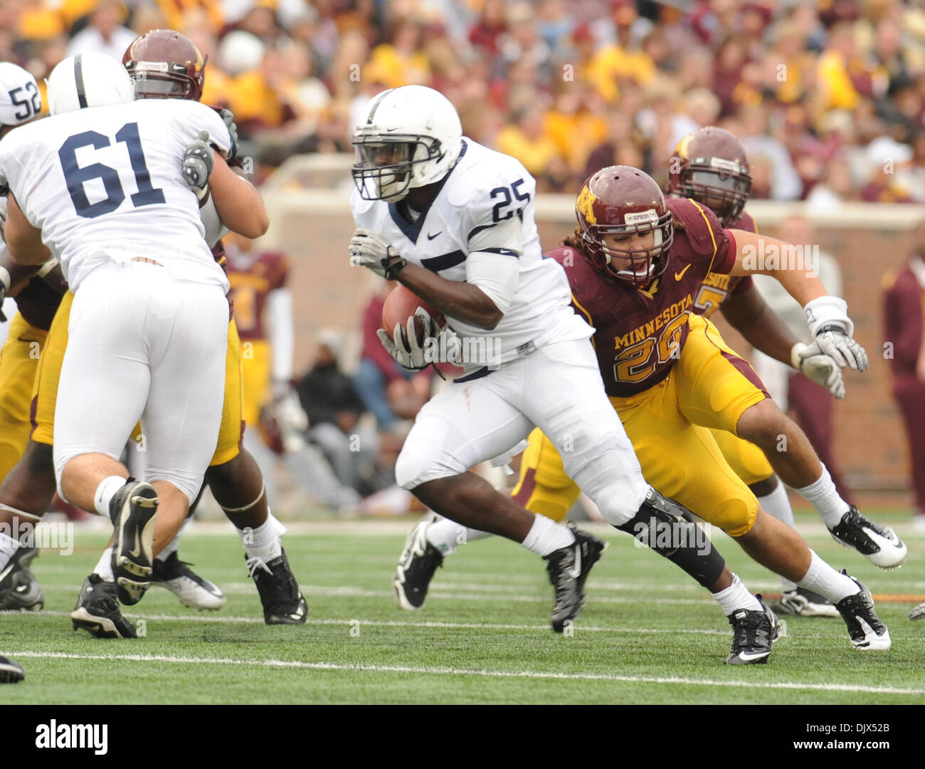 Oct. 23, 2010 - Minneapolis, Minnesota, United States of America - Penn State University tail back Silas Redd (#25) rushes for 20 yards in the fourth quarter of the game between the Minnesota Gophers and the Penn State Nittany Lions at the TCF Stadium in Minneapolis, Minnesota.  Penn State defeats  Minnesota 33-21. (Credit Image: © Marilyn Indahl/Southcreek Global/ZUMApress.com) Stock Photo