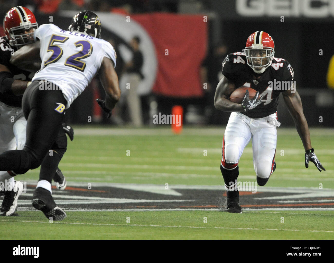 Nov. 11, 2010 - Atlanta, Georgia, U.S. - Atlanta Falcons running back ...