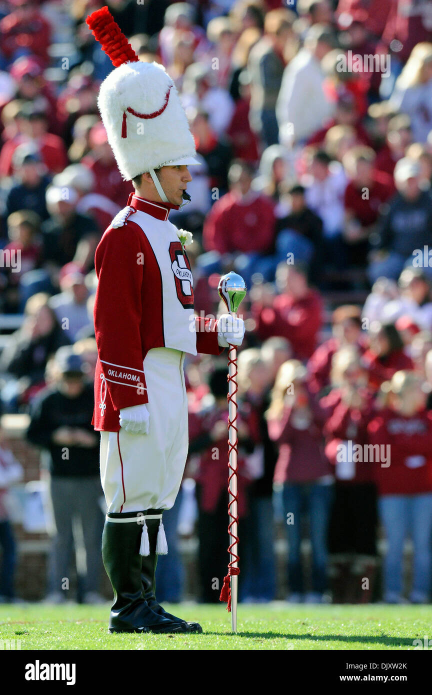 Drum major university hi-res stock photography and images - Alamy