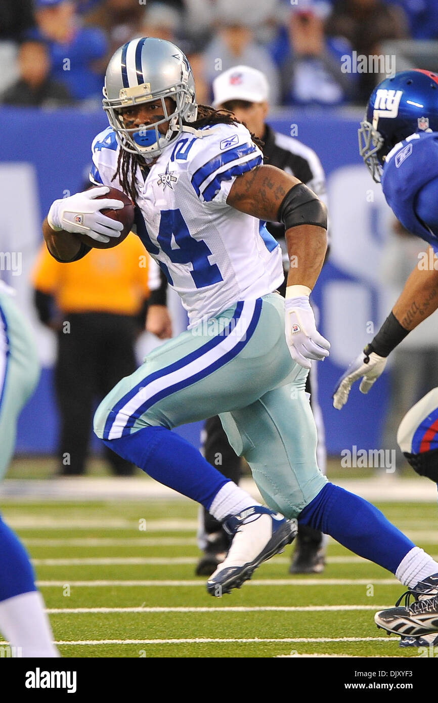 Dallas Cowboys running back Marion Barber III (24) rushes for 6