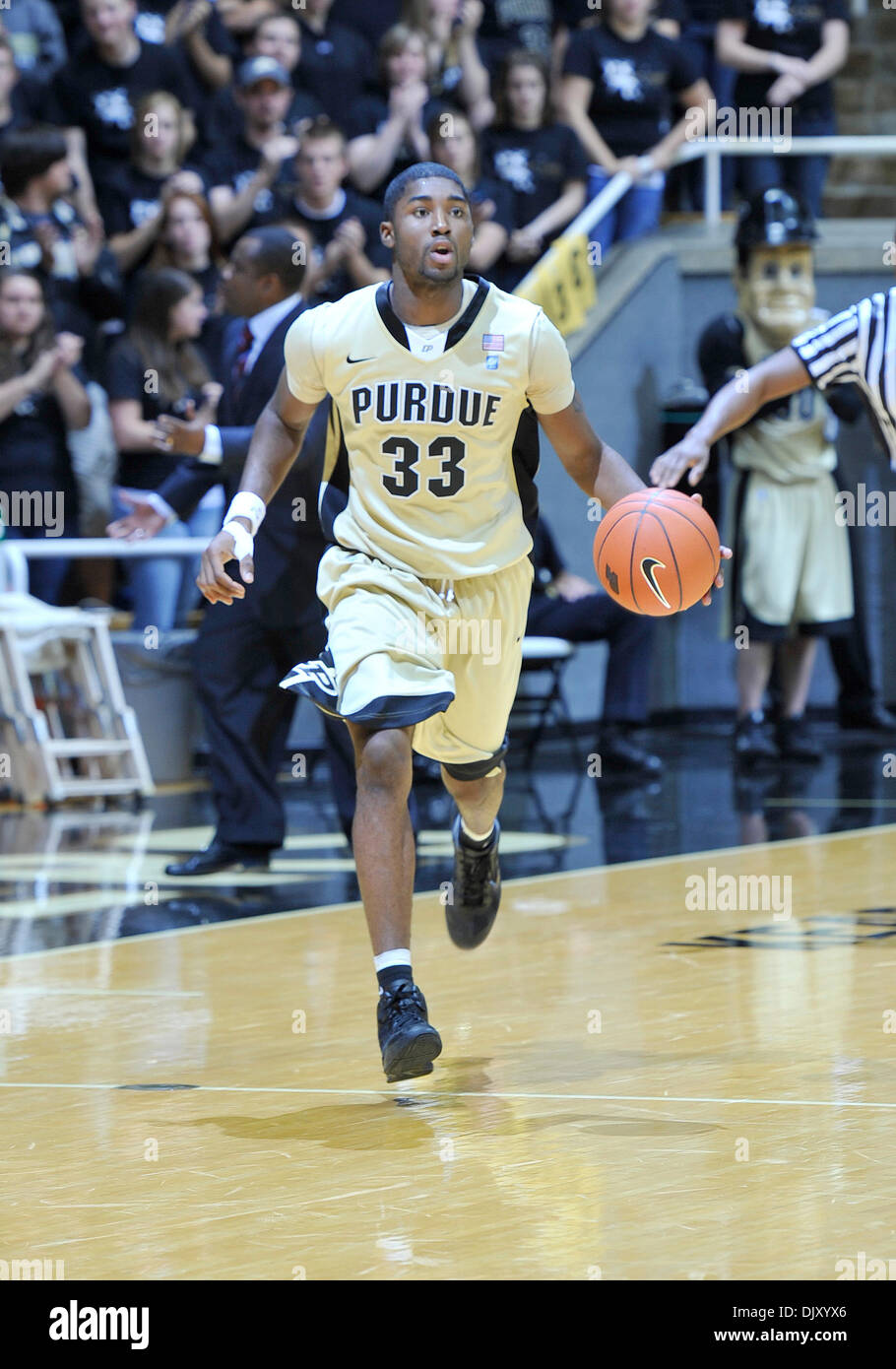 Nov. 14, 2010 - West Lafayette, Indiana, United States of America - Purdue's Sr. G  E'Twaun Moore (33) brings the ball up the Court  in the game between Purdue and Howard in Mackey Arena. (Credit Image: © Sandra Dukes/Southcreek Global/ZUMApress.com) Stock Photo