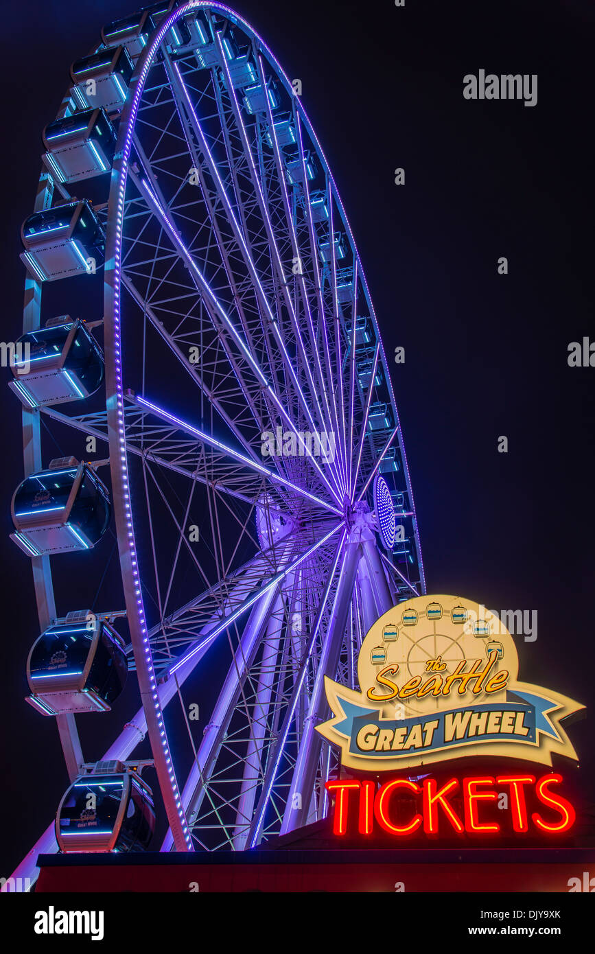Seattle Great Wheel by night, Seattle, Washington, USA Stock Photo
