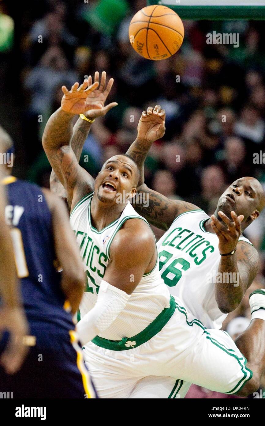 Dec 19, 2010 - Boston, Massachusetts, U.S. - Boston Celtics forward GLEN DAVIS, left, and center SHAQUILLE O'NEAL go up for a loose ball against the Indiana Pacers at the TD Garden. (Credit Image: © Kelvin Ma/ZUMAPRESS.com) Stock Photo