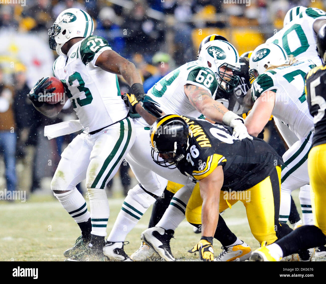 Jan. 24, 2011 - Pittsburgh, PENNSYLVANNIA, U.S - Pittsburgh Steelers  defensive tackle Casey Hampton (98) on the sideline during the first  quarter as the Steelers take on the Jets in the AFC