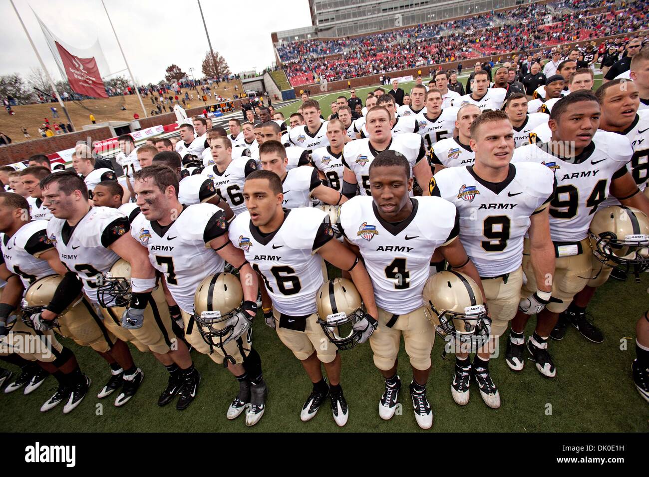 Dec. 30, 2010 Dallas, Texas, US Army Black Knights celebrate their