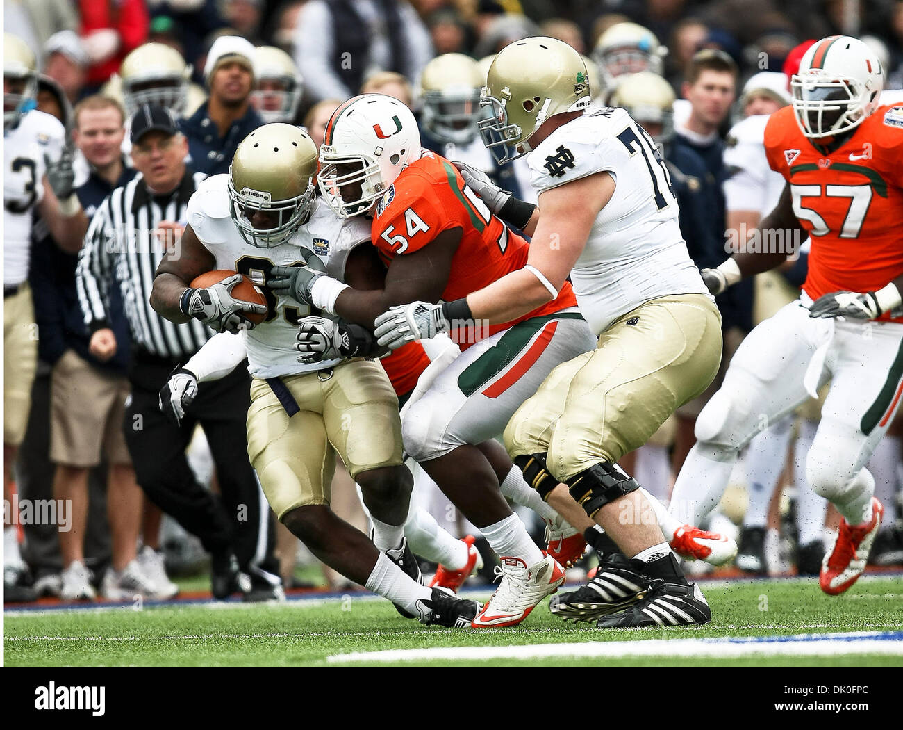 Dec. 31, 2010 - El Paso, Texas, U.S - Notre Dame Fighting Irish tight ...