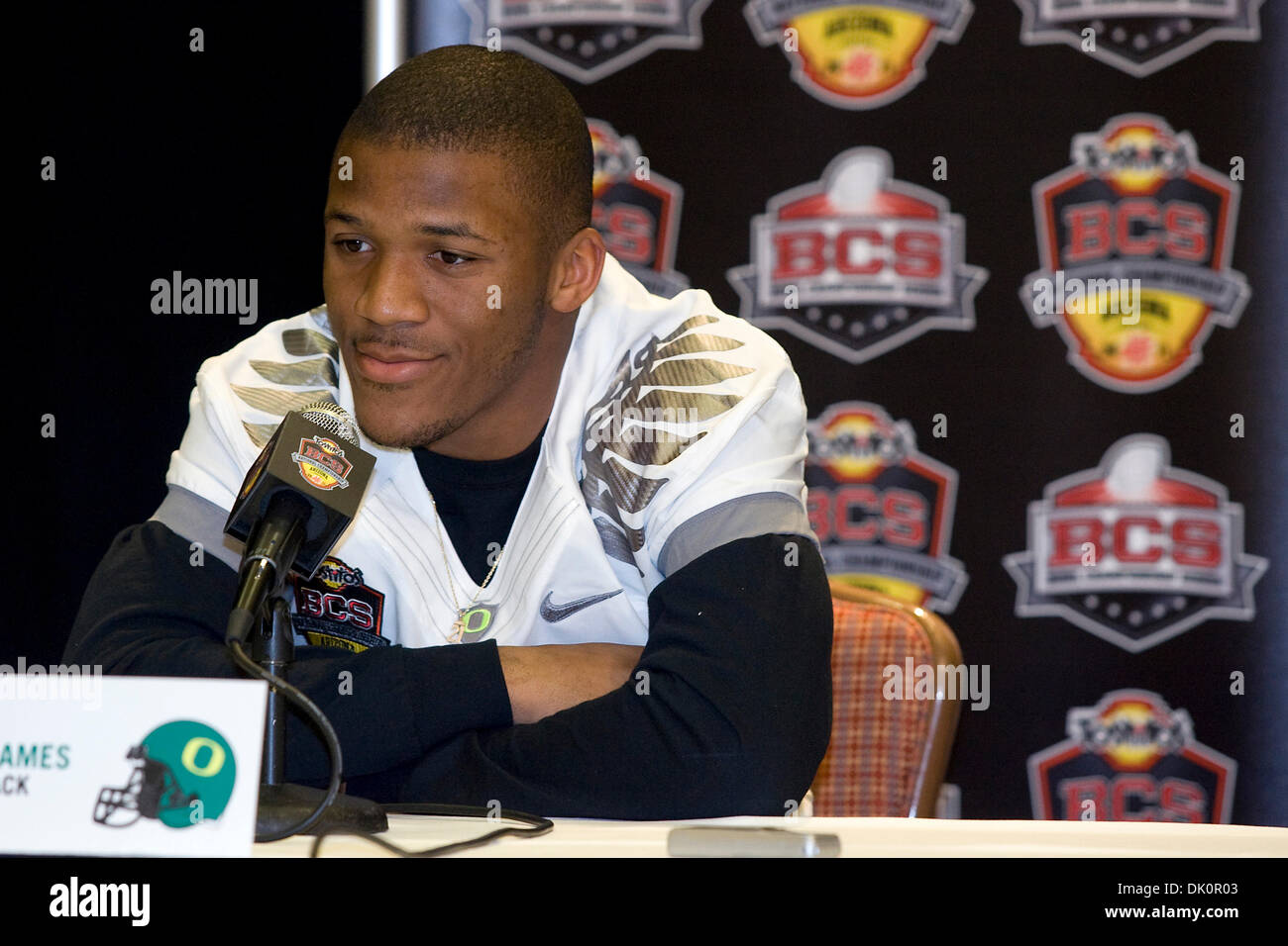 Jan. 10, 2011 - Glendale, Arizona, U.S - Oregon Ducks running back  LaMichael James (21) goes in for the score during game action of the BCS  National Championship game, between the #2