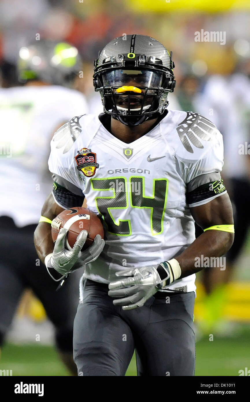 Jan. 10, 2011 - Glendale, Arizona, U.S - Oregon Ducks running back  LaMichael James (21) goes in for the score during game action of the BCS  National Championship game, between the #2