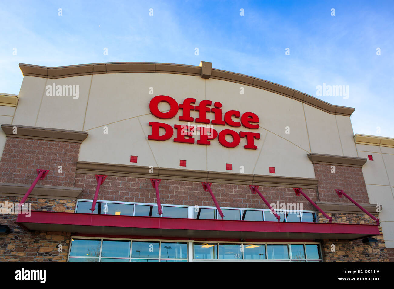 Office depot shopping hires stock photography and images Alamy