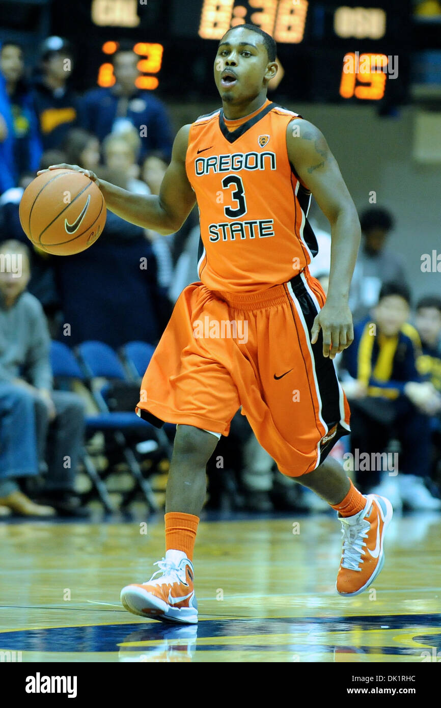 Jan. 27, 2011 - Berkeley, California, United States of America - Oregon State Beavers guard Ahmad Starks (3) brings the ball upcourt during the NCAA basketball game between the Oregon State Beavers and the California Golden Bears at Haas Pavilion. Cal won in a rout, 85-57. (Credit Image: © Matt Cohen/Southcreek Global/ZUMAPRESS.com) Stock Photo