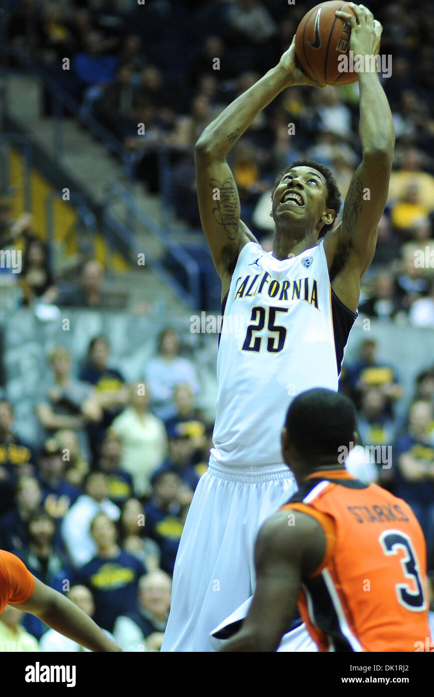 Jan. 27, 2011 - Berkeley, California, United States of America - California Golden Bears forward Richard Solomon (25) eyes the basket during the NCAA basketball game between the Oregon State Beavers and the California Golden Bears at Haas Pavilion. Cal won in a rout, 85-57. (Credit Image: © Matt Cohen/Southcreek Global/ZUMAPRESS.com) Stock Photo