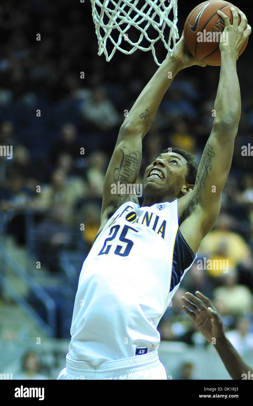 Jan. 27, 2011 - Berkeley, California, United States of America - California Golden Bears forward Richard Solomon (25) eyes the basket during the NCAA basketball game between the Oregon State Beavers and the California Golden Bears at Haas Pavilion. Cal won in a rout, 85-57. (Credit Image: © Matt Cohen/Southcreek Global/ZUMAPRESS.com) Stock Photo