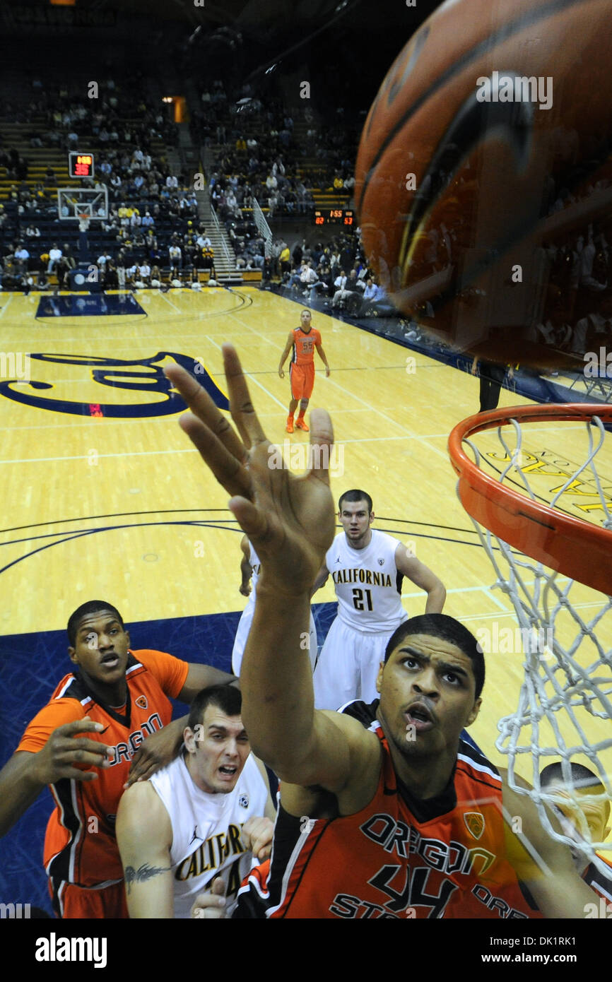 Jan. 27, 2011 - Berkeley, California, United States of America - Oregon State Beavers forward Devon Collier (44) lays the ball in during the NCAA basketball game between the Oregon State Beavers and the California Golden Bears at Haas Pavilion. Cal won in a rout, 85-57. (Credit Image: © Matt Cohen/Southcreek Global/ZUMAPRESS.com) Stock Photo