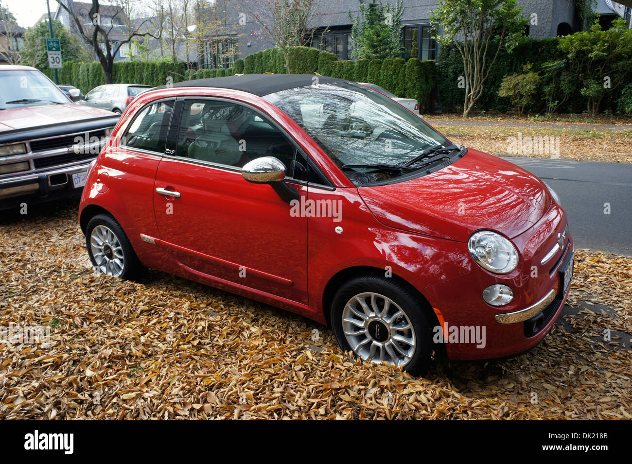 Red fiat 500 convertible hi-res stock photography and images - Alamy