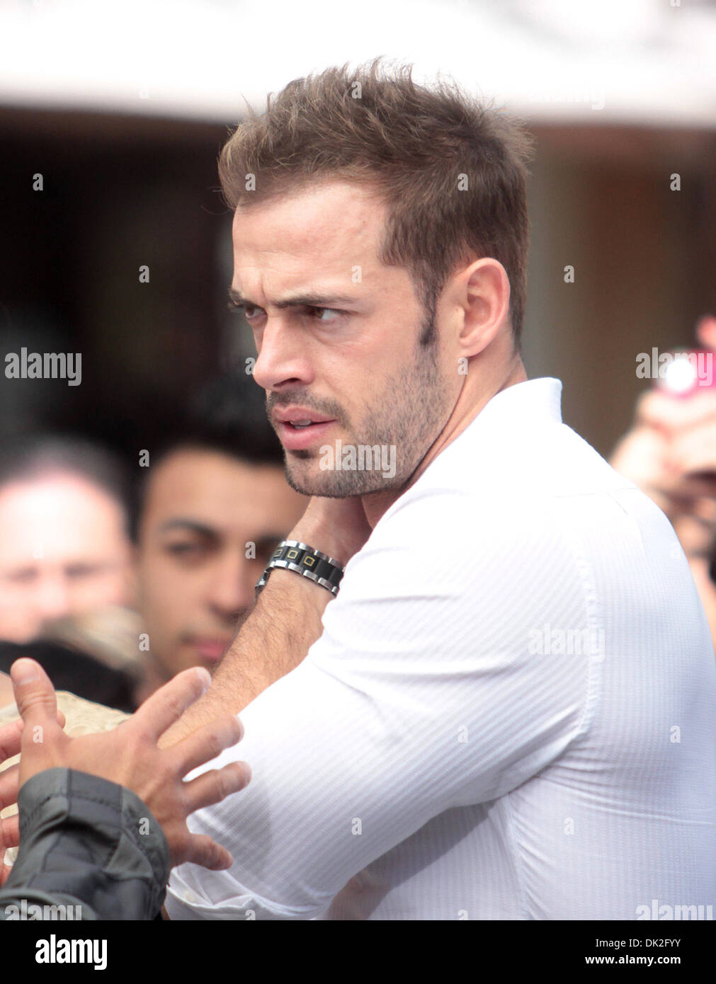 William Levy Celebrities at Grove to appear on entertainment news show 'Extra' Los Angeles California - Stock - Alamy