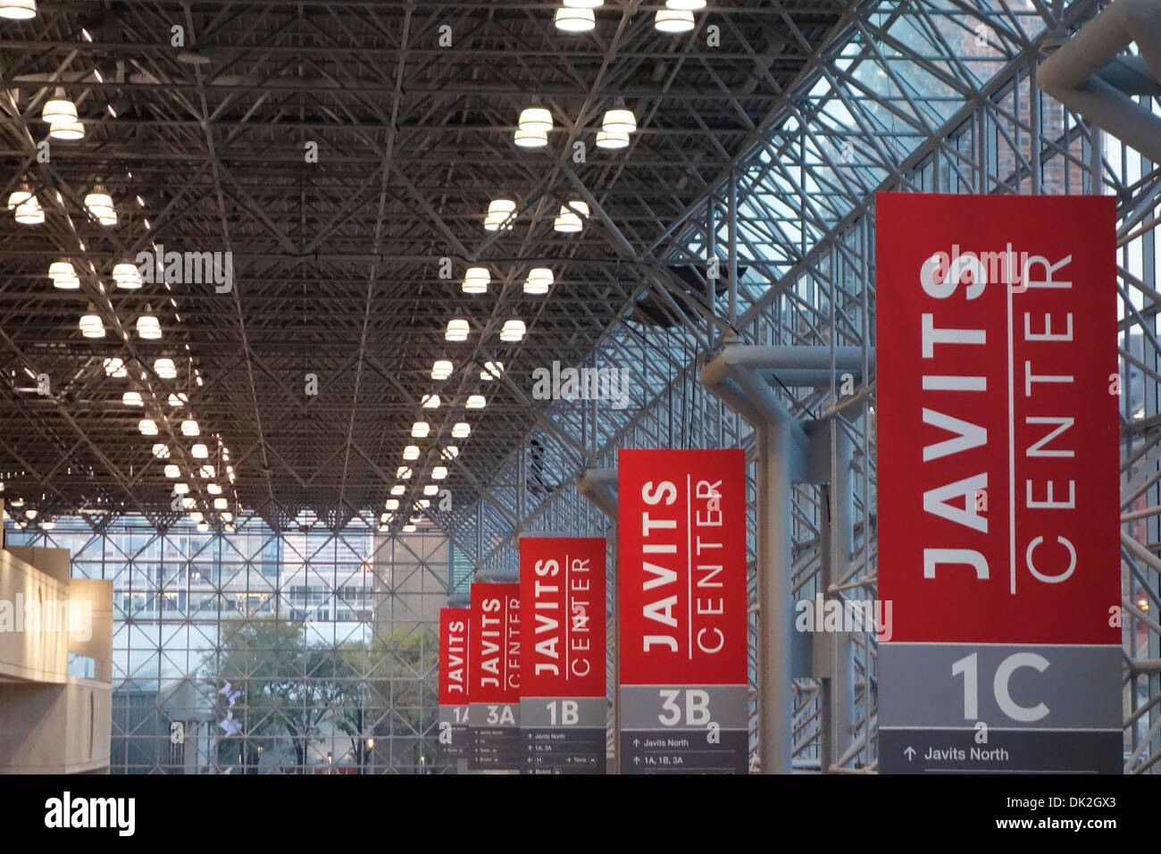 Jacob Javits Center New York Stock Photo Alamy