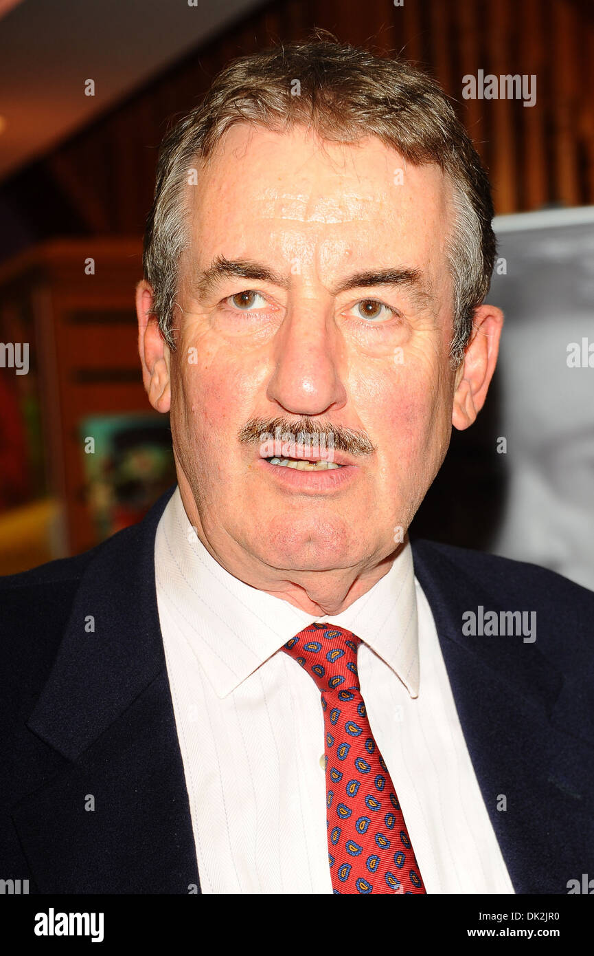 Only Fools And Horses Actor John Challis Aka Boycie Makes An In Store Appearance At Waterstones To Sign Copies Of His Stock Photo Alamy