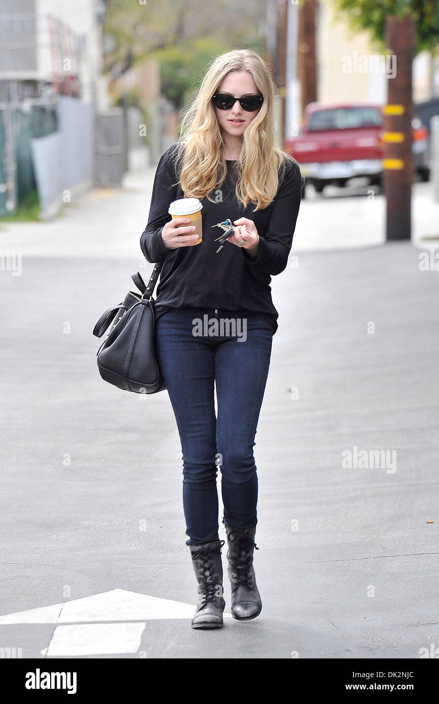 Amanda Seyfried leaving Fred Segal in West Hollywood Los Angeles,  California - 28.03.12 Stock Photo - Alamy