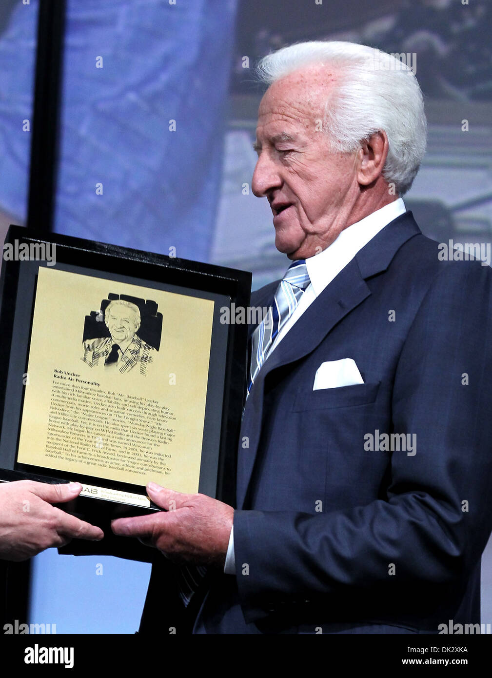 Bob Uecker Milwaukee Brewers Play-By-Play Voice Bob Uecker inducted Into  NAB Broadcasting Hall of Fame at NAB Las Vegas Hilton Stock Photo - Alamy