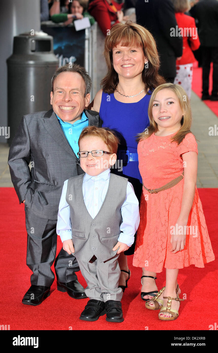 Warwick davis family hi-res stock photography and images - Alamy