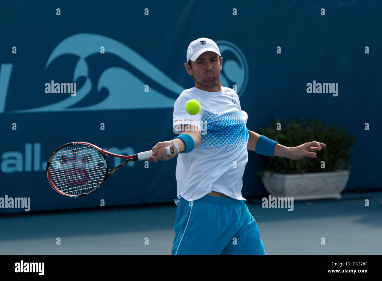 Feb. 22, 2011 - Delray Beach, FL, USA - Delray Beach, FL - 2011 Delray Beach ITC: Mardy Fish (USA) moves on after his opponent Bjorn Phau (GER) retires due to sickness. Credit Andrew Patron/Zuma Press (Credit Image: © Andrew Patron/ZUMAPRESS.com) Stock Photo