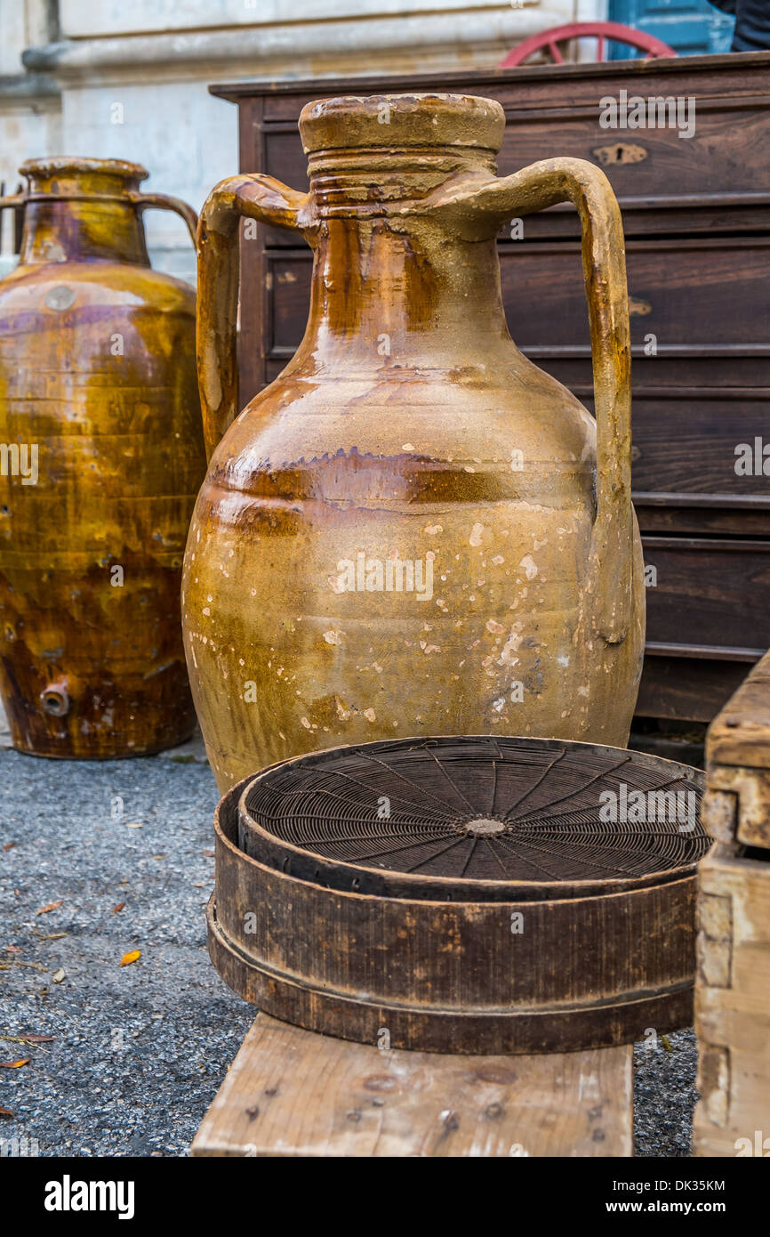 Ceramic jars hires stock photography and images Alamy