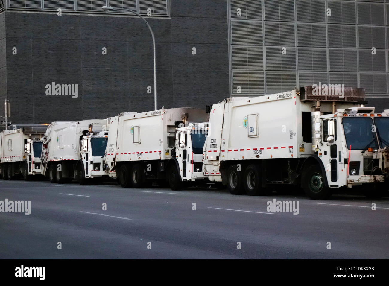 Nyc garbage trucks hires stock photography and images Alamy
