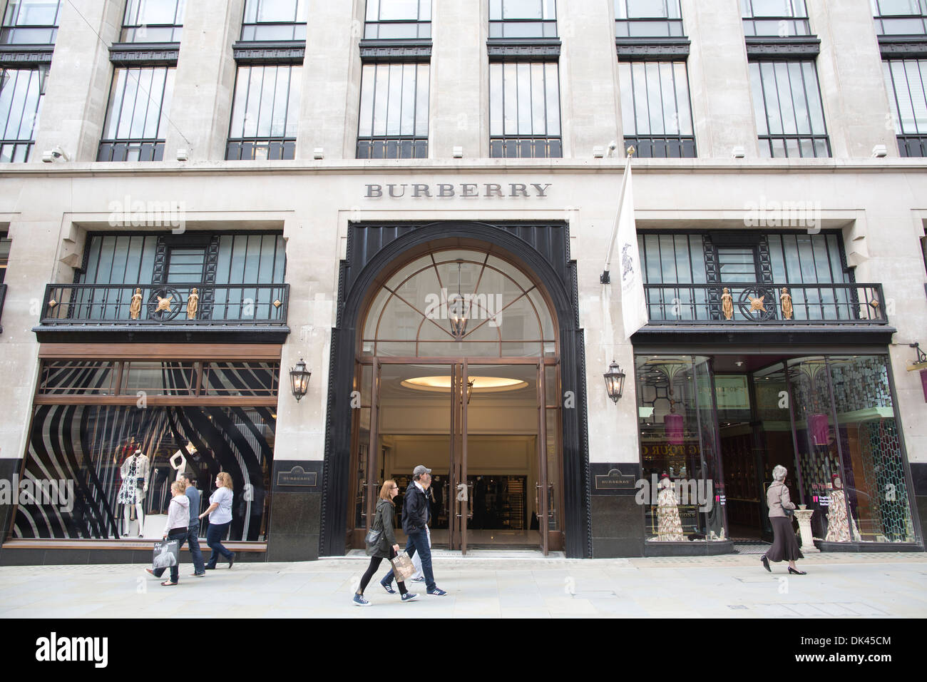 chap Folde Mose Burberry luxury -goods maker clothing store on Regent Street in London,  England, UK Stock Photo - Alamy