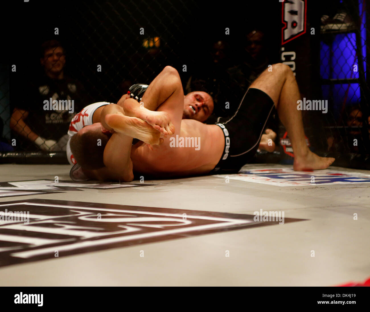 Mma choke hi-res stock photography and images - Alamy
