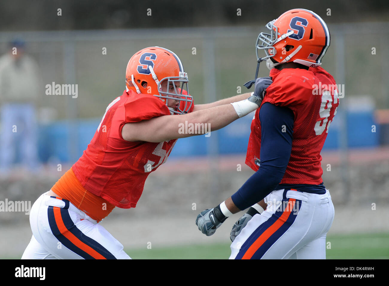 Syracuse Player Breaks the Marinovich Mold - The New York Times