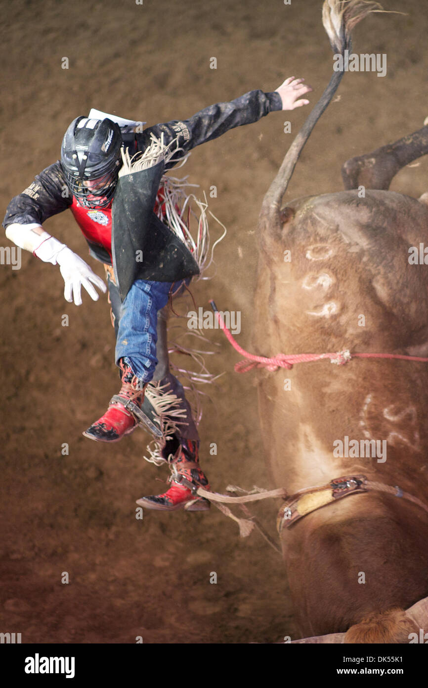 Rodeo cowboy gets bucked off hi-res stock photography and images - Alamy