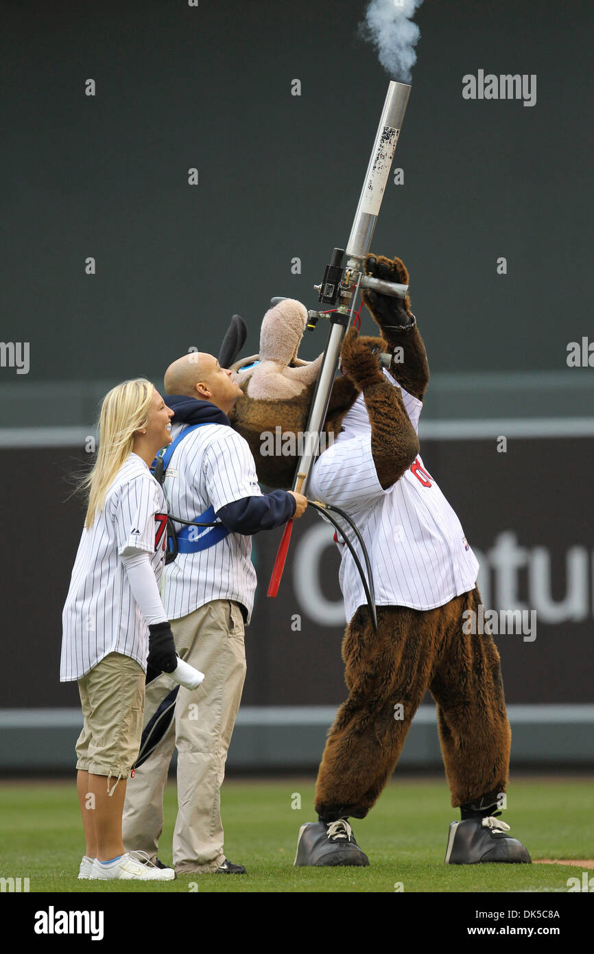 St. Petersburg, FL. USA; Tampa Bay Rays mascot Raymond entertained the fans  during a major league baseball game against the Minnesota Twins, Saturday  Stock Photo - Alamy