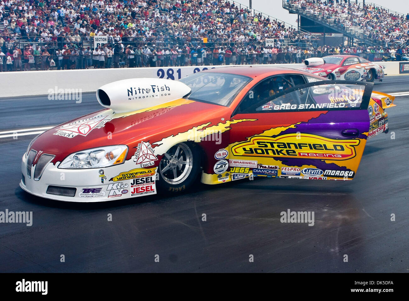 Top fuel dragster fuel tank hires stock photography and images Alamy