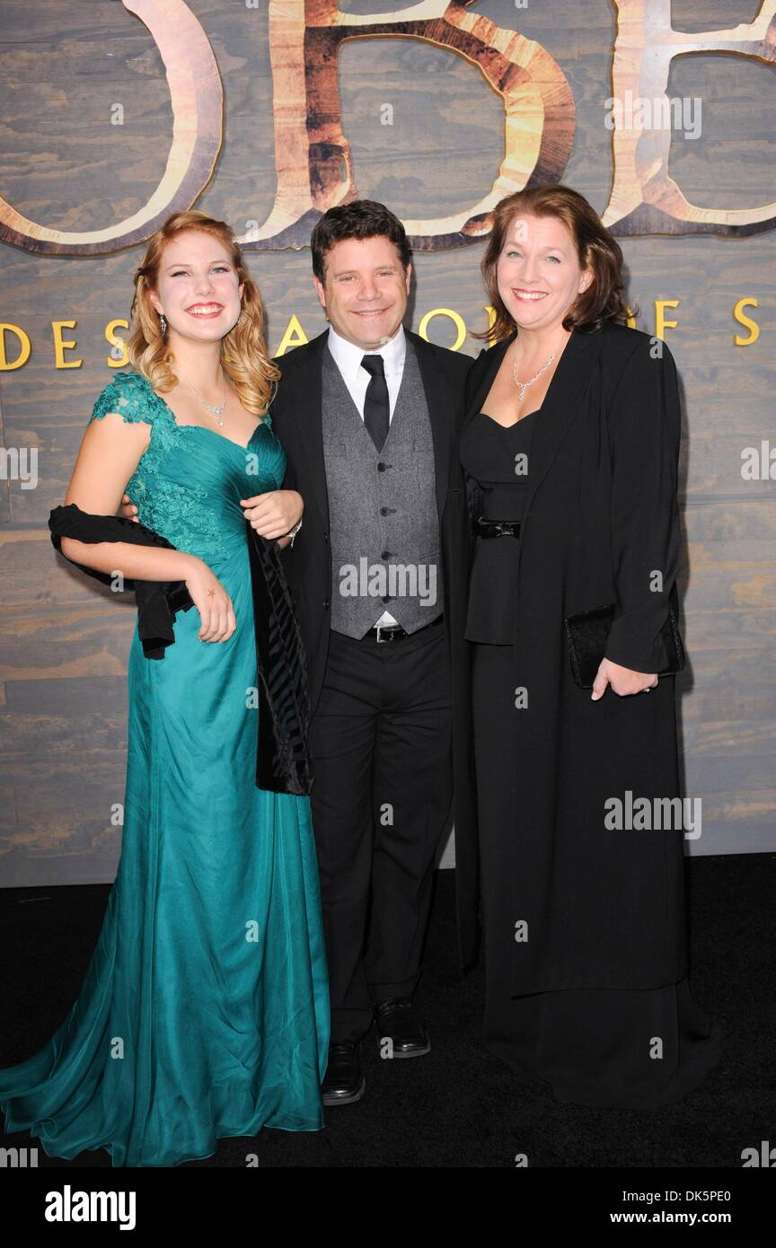 Sean astin family the hobbit hires stock photography and images Alamy